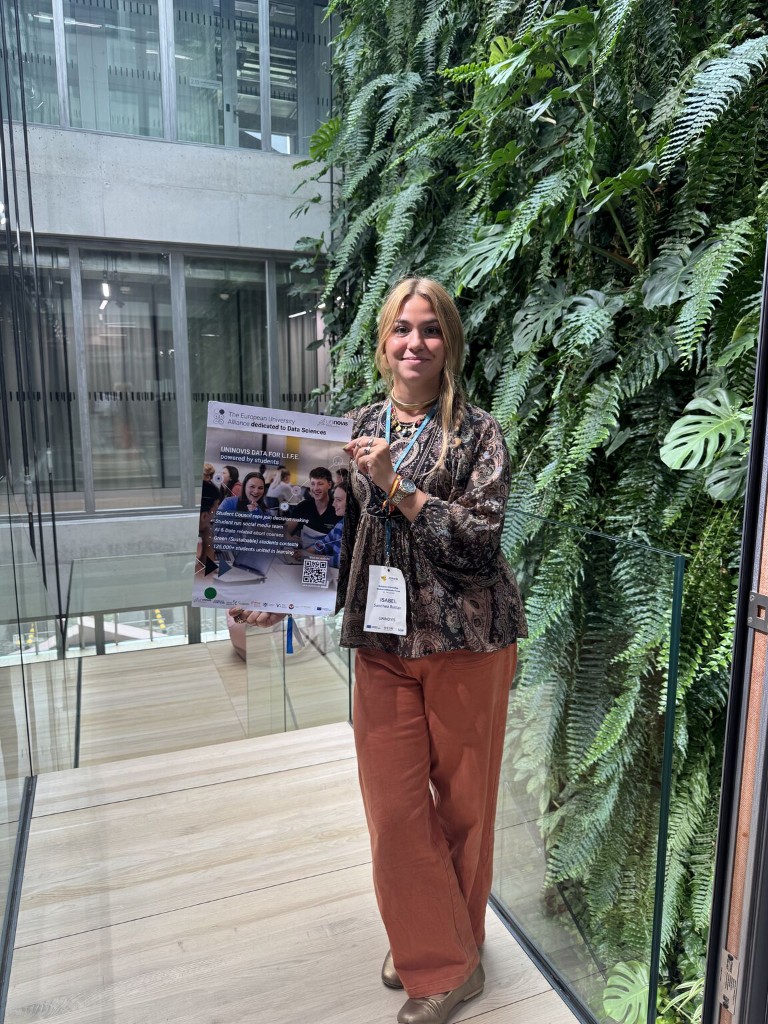 Isabel Sanchez Rotllan presenting the UNINOVIS "Data for L.I.F.E." poster at EUSAF 2026